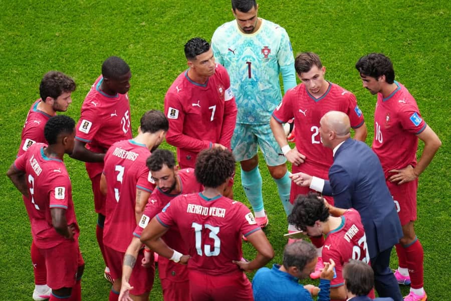 Martinez sa igračima Portugala (Guliver/AP Photo/Karen Warren) martinez; portugal;