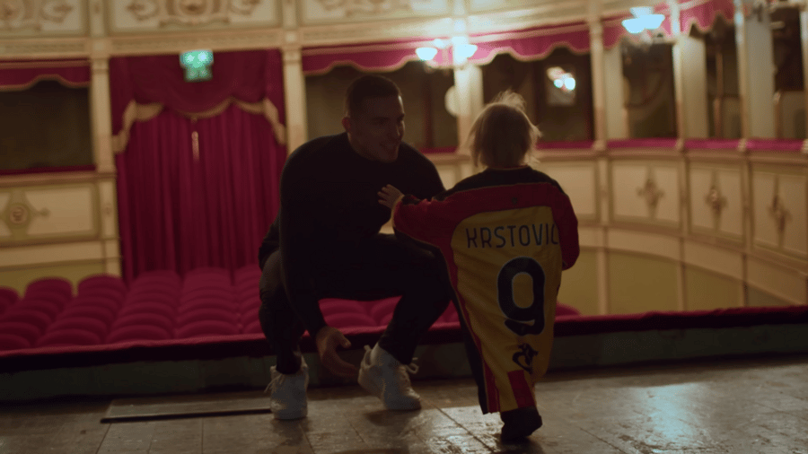 Krstović sa kćerkom u Teatru Paiselo