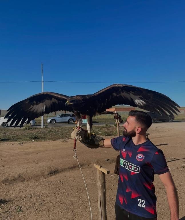 Kruševac sa jednim od simbola Mongolije i trenutnog kluba FOTO:Instagram/n_krusevac