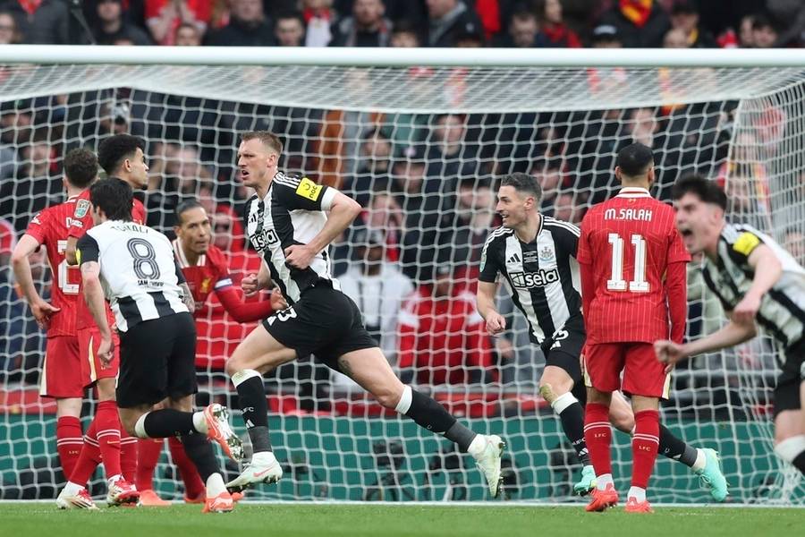 Burn postiže gol protiv Liverpula, izvor: Guliver/AP PhotoScott Heppell