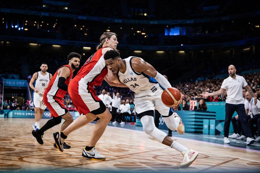 Olinik u duelu sa Janisom, Foto: FIBA