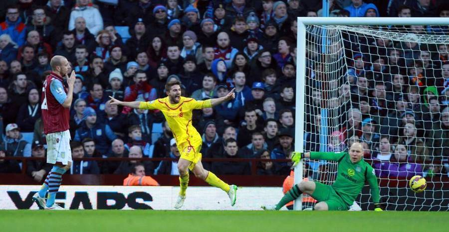 Rijetki trenuci slave - Borini proslavlja gol protiv Vile - foto: Guliver