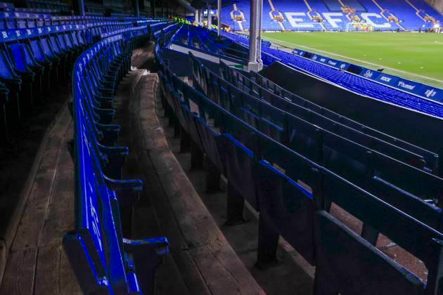 Drvene stolice su retka slika u današnjem fudbalu FOTO:Guliver/xConorxMolloy NewsxImagesx