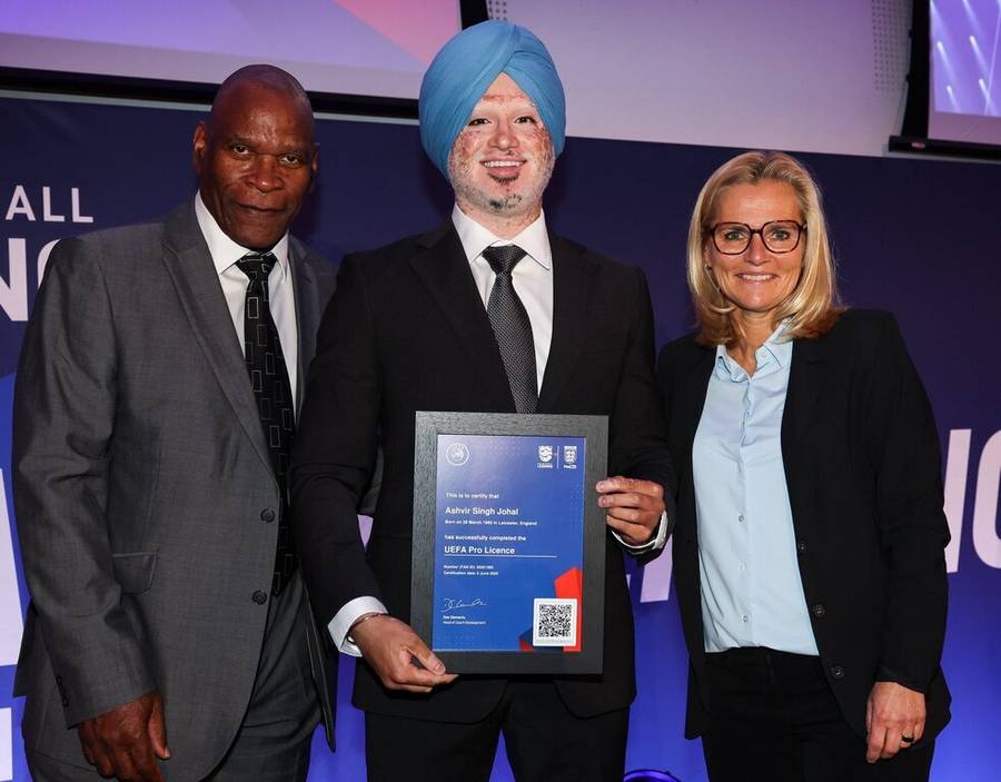 Ponosni vlasnik Pro licence FOTO:X/AshvirSingh