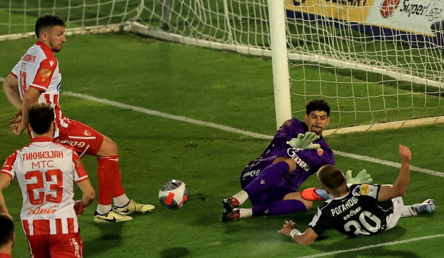 Prštaće do kraja sezone: Roganović u duelu sa Mateusom, Veljkovićem i Tiknizjanom (Foto: Guliver) Prštaće do kraja sezone: Roganović u duelu sa Mateusom, Veljkovićem i Tiknizjanom