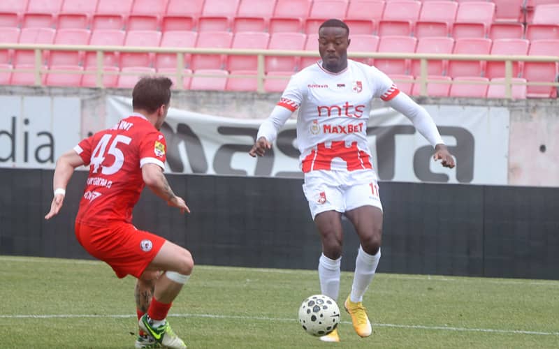 Pravo pojačanje: Gboli Arijibi (Foto: Sajt FK Radnički) Pravo pojačanje: Gboli Arijibi