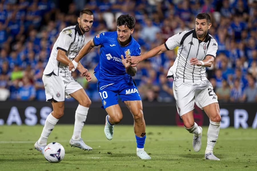 Stefan Mitrović na meču protiv svog bivšeg kluba FOTO:Guliver/xAlbertoxGardinx