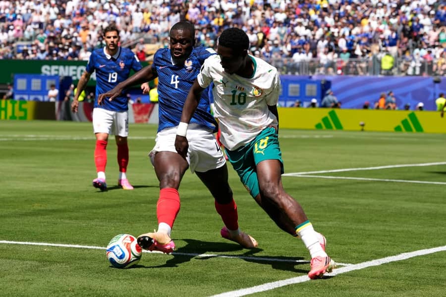 Upamekano u duelu sa Sarom, foto: Guliver/AP Photo/Frank Franklin II