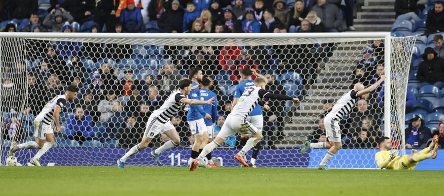 Igrači Kvins Parka slave postizanje gola protiv Rendžersa, foto: Guliver/IMAGO/Fred Palmer