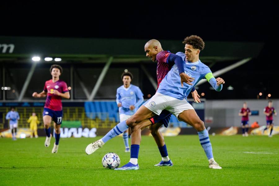 Alejn kao kapiten Sitija u omladinskoj Ligi &scaron;ampiona FOTO:Guliver