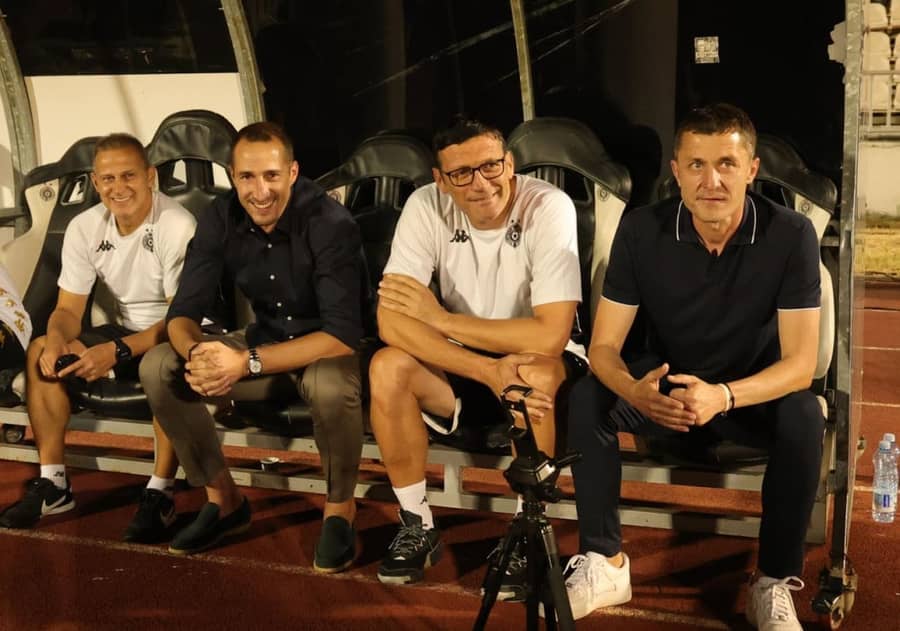 Na teškom zadatku: Petrović i Ilić sa najbližim saradnicima (Foto: Sajt FK Partizan) Na teškom zadatku: Petrović i Ilić sa najbližim saradnicima