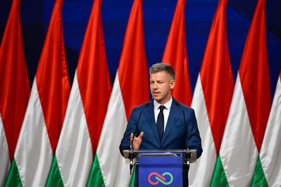 Peter Mađar nakon proglašenja izborne pobjede, 13. april 2026. (AP Photo/Denes Erdos) peter magyar