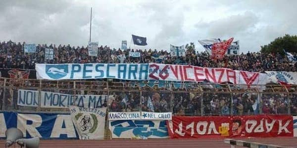 Prijateljstvo navijača Peskare i Vićence