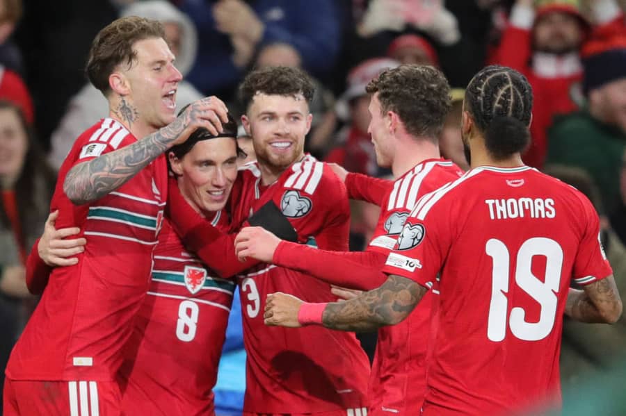 Igrači Velsa slave postignuti gol protiv Sjeverne Makedonije