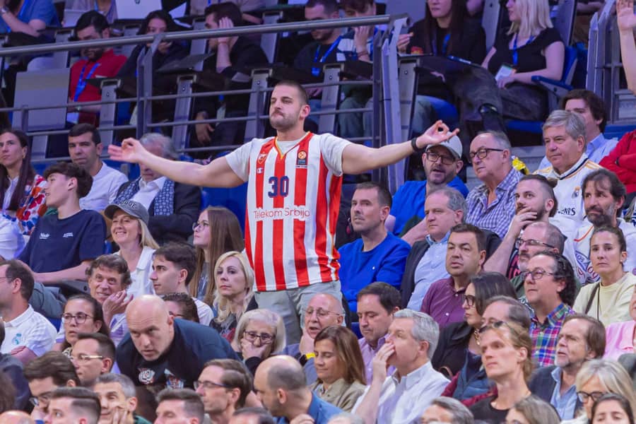 Navijač Crvene zvezde (Guliver/CordonxPress LOF) red star