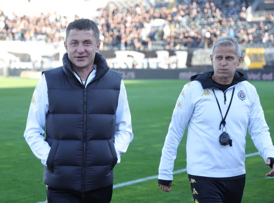 Pre meča - nada, posle meča - ostavka: Saša Ilić u društvu Ljubiše Rankovića (Foto: Sajt FK Partizan) Pre meča - nada, posle meča - ostavka: Saša Ilić u društvu Ljubiše Rankovića