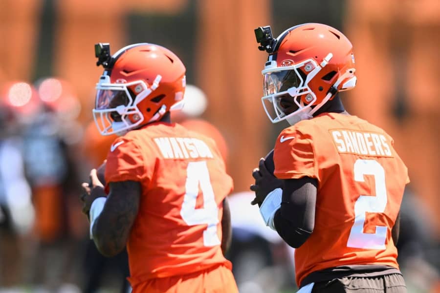 Dešon Votson i Šedur Sanders na trening kampu Braunsa (Guliver/AP Photo/David Richard) deshaun watson; shedeur sanders; cleveland browns