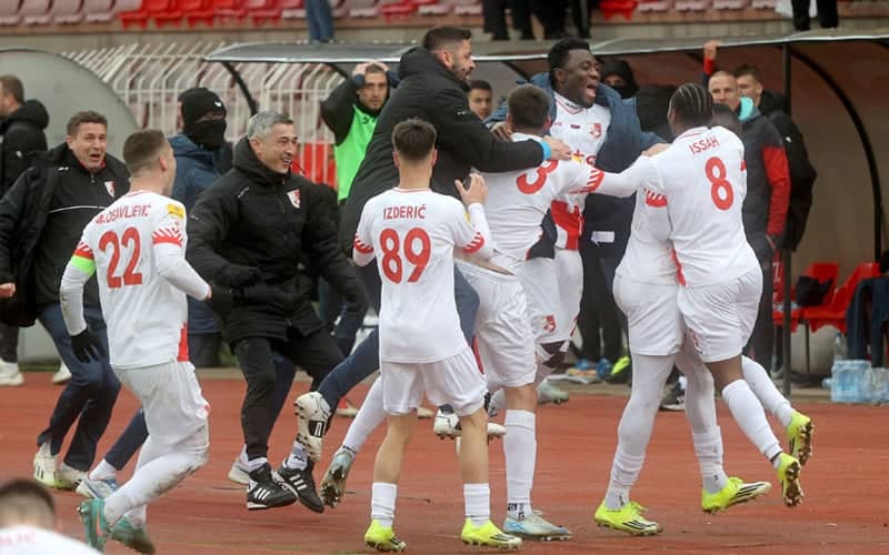 Vreme slavlja na Čairu: Fudbaleri Radničkog (Foto: Sajt FK Radnički) Vreme slavlja na Čairu: Fudbaleri Radničkog