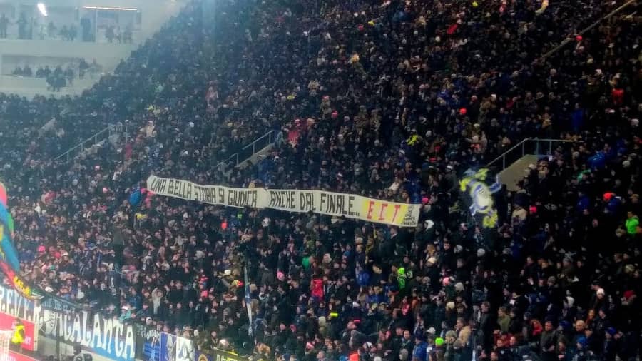 Ni Gasperini nije bio pošteđen od najvatrenijih navijača - foto: X/filidavi_disax Ni Gasperini nije bio pošteđen od najvatrenijih navijača - foto: X/filidavi_disax