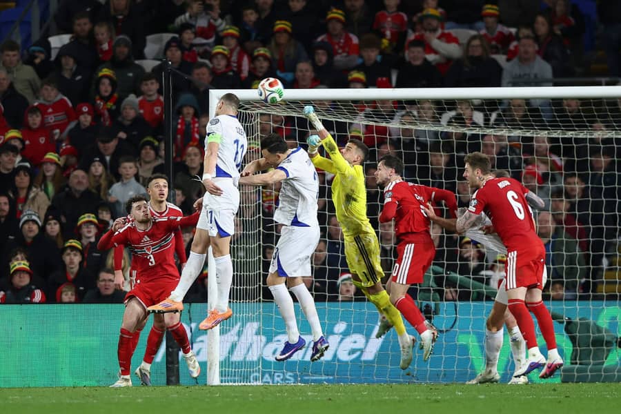 Edin Džeko postiže gol za 1:1, foto: Guliver/EveryxSecondxMediax Edin Džeko postiže gol za 1:1