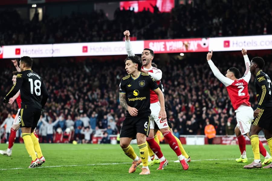 Merino proslavlja gol za 2:2 protiv Mančester junajteda, Foto: Guliver/IMAGO/David Klein; Merino proslavlja gol za 2:2 protiv Mančester junajteda