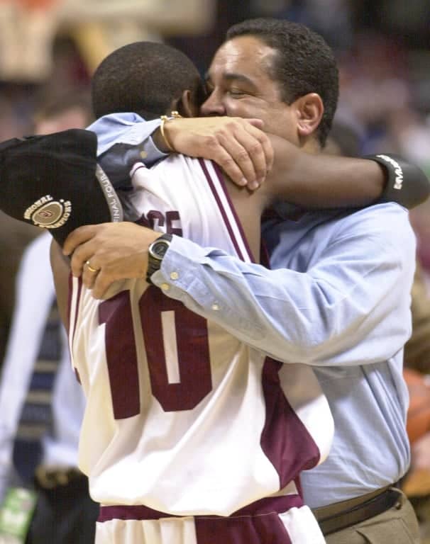 Holis Prajs, udarna igla Samsonove Oklahome, danas njegov asistent - foto: Guliver/AP Photo/Julie Jacobson Holis Prajs, udarna igla Samsonove Oklahome, danas njegov asistent - foto: Guliver/AP Photo/Julie Jacobson