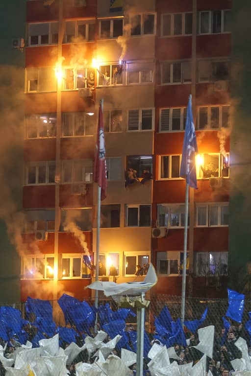 Bakljada na obližnjoj zgradi