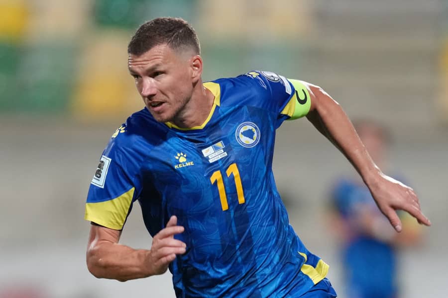 Edin Džeko, foto: Guliver/AP Photo/Petros Karadjias