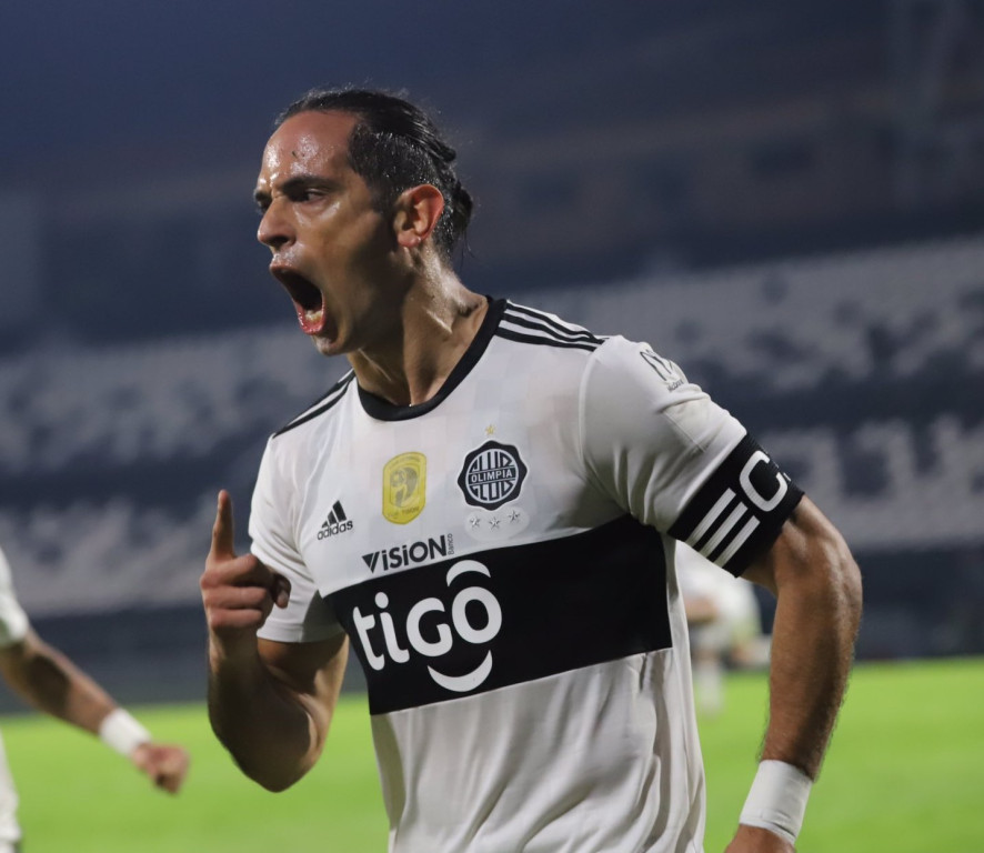 Kapiten svoje Olimpije, proslavlja gol Libertadu u Kopa Libertadores 2020. godine (foto: Facebook/CONMEBOL Libertadores) Roque Santa Cruz Olimpia