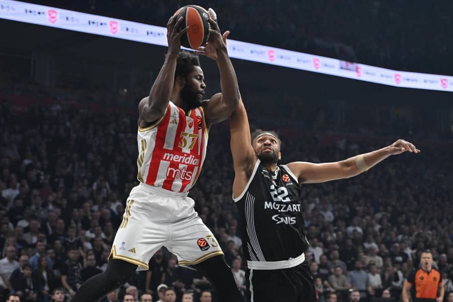Parker u duelu sa Odželejem na vječitom derbiju protiv Crvene zvezde (Guliver/xMarkoxMetlas xMNxPressx) jabari parker; semi ojeley
