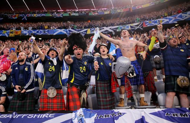 &Scaron;kotski navijači na Evropskom prvenstvu FOTO:Guliver