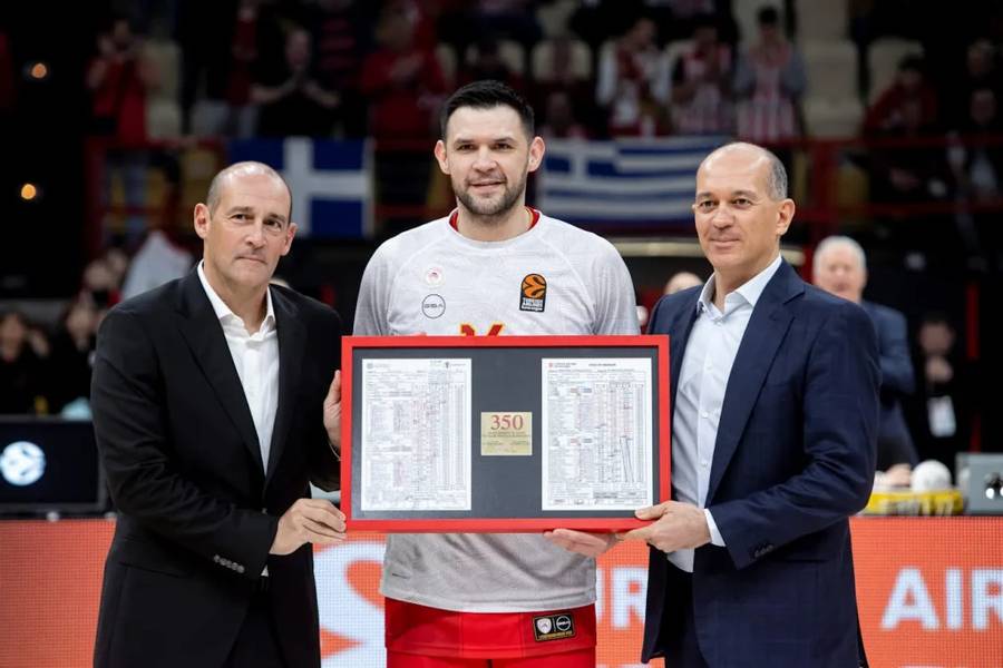 Kostas Papanikolauu dresu Olimpijakosa, foto: Evroliga Kostas Papanikolau, Olimpijakos, Evroliga