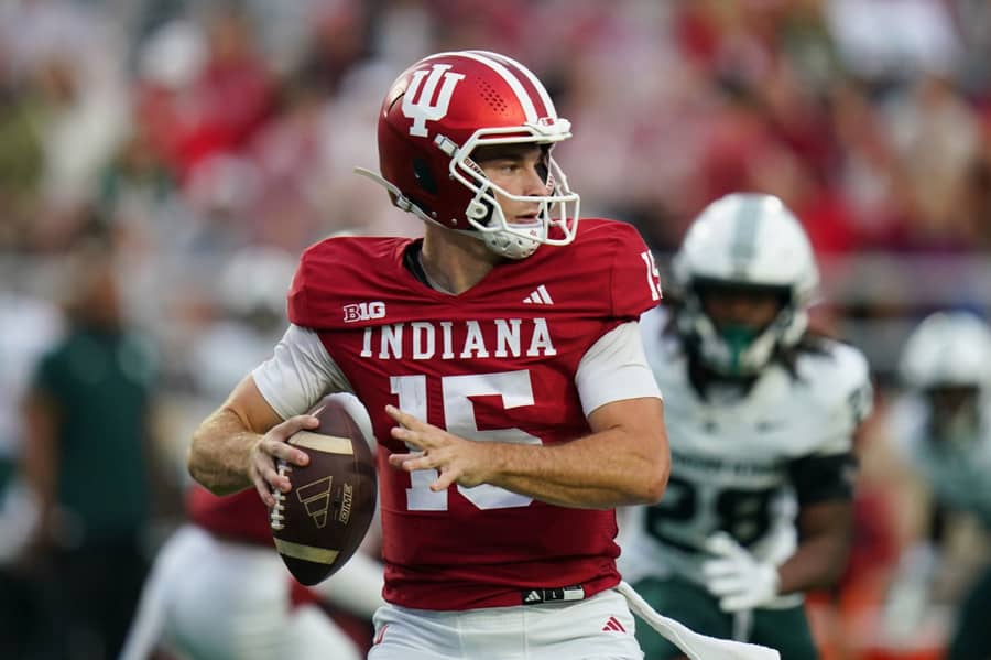Mendoza u dresu Indijana Husirsa (Guliver/AP Photo/Vera Nieuwenhuis) indiana hoosiers; fernando mendoza