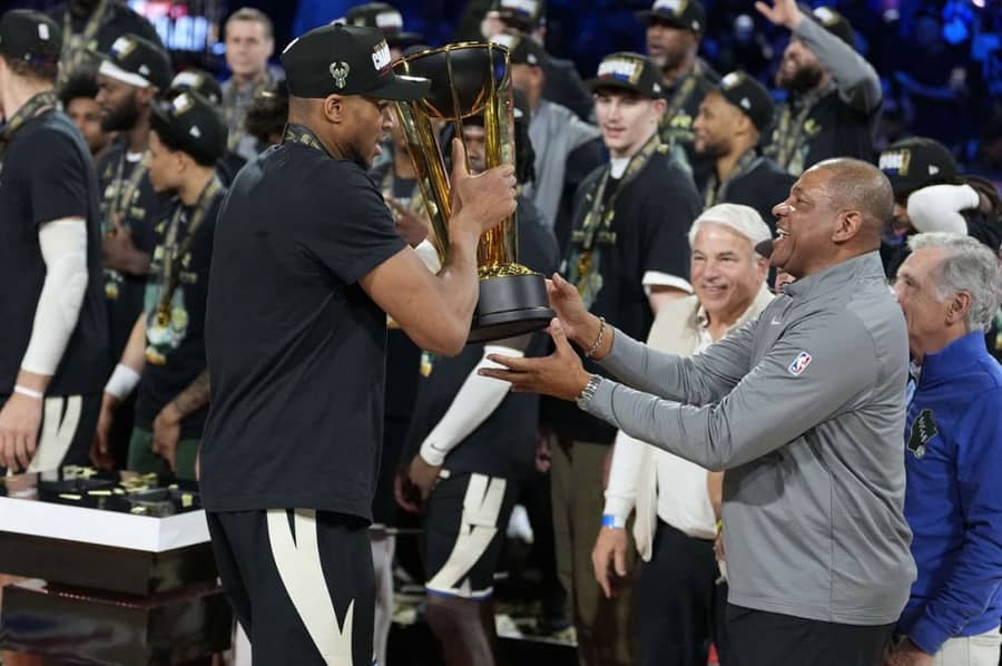 Sa Baksima je osvojio NBA kup - foto: Guliver/Kyle Terada