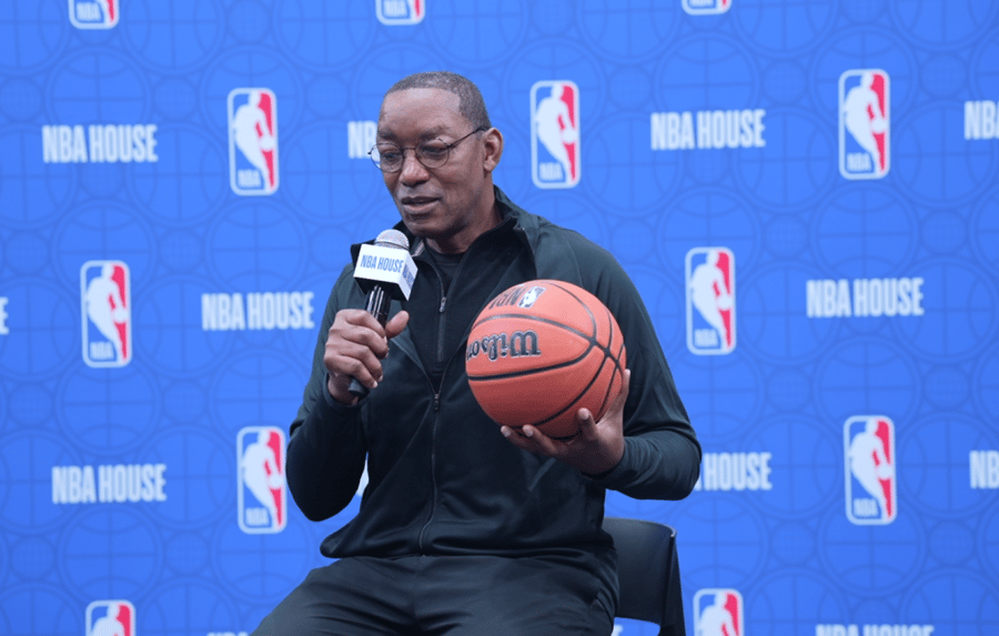 Ajzea Tomas o NBA ligi