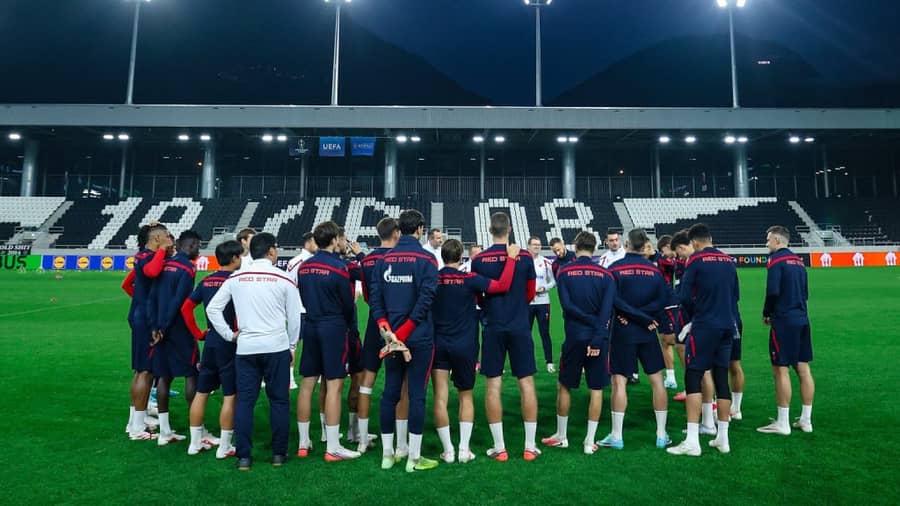 Finiš delo nije ukrasio: Fudbaleri Crvene zvezde na terenu stadiona u Luganu