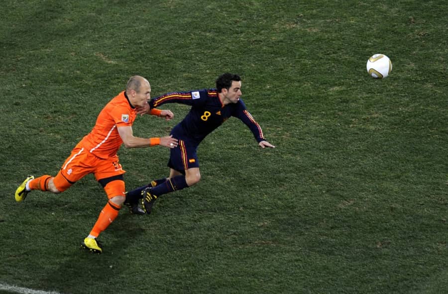 Nekada protiv, sada za Holanđane: Ćavi i Roben u finalu SP 2010. godine (Foto: Guliver) Nekada protiv, sada za Holanđane: Ćavi i Roben u finalu SP 2010. godine