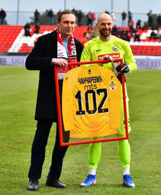 Poklon uoči meča sa Radničkim - Foto: FK Radnički 1923