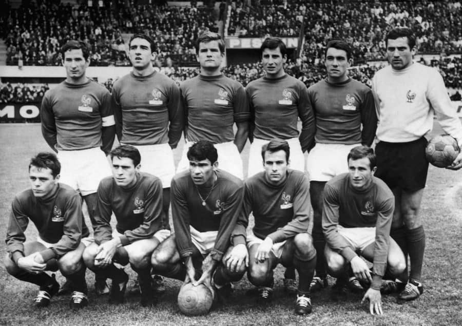 Nestor Komban (sa loptom) u dresu Francuske 1965. godine (foto: Guliver)