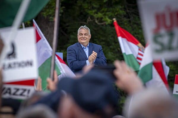Orban izgubio moć - foto: Guliver
