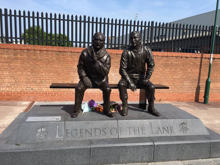 Statua Džimu Sirelu i Džeku Vileru ispred Medo lejna (foto: X/@DanBonnington) Jimmy Sirrel Jack Wheeler Notts County