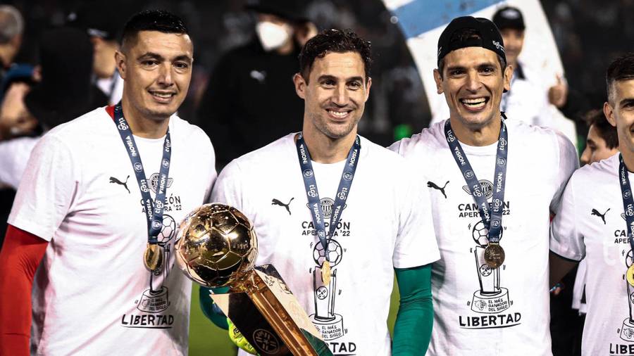 Šampioni Paragvaja 2022. godine sa Libertadom - Kardoso, Silva i Santa Kruz (foto: X/@IngeGuma)