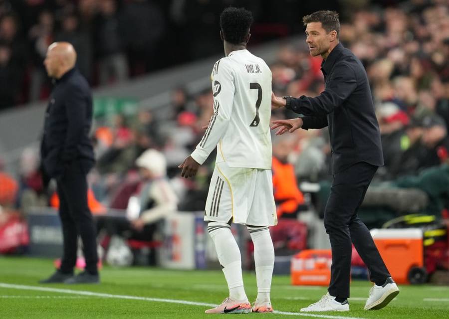 xabi alonso; vinicius; real madrid