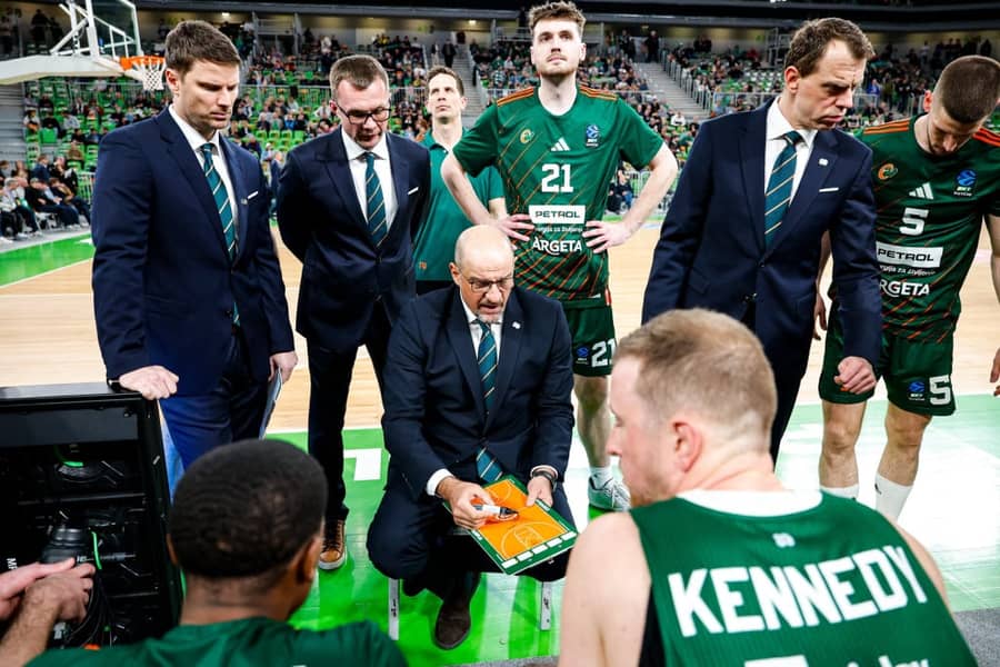 Zvezdan Mitrović na tajm autu Cedevita Olimpije