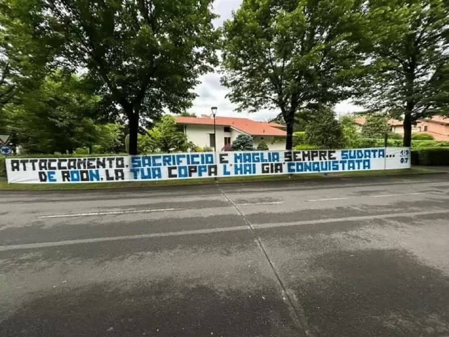 Parola podrške prije finala Lige Evrope - foto: X/MenInBlazers Parola podrške prije finala Lige Evrope - foto: X/MenInBlazers