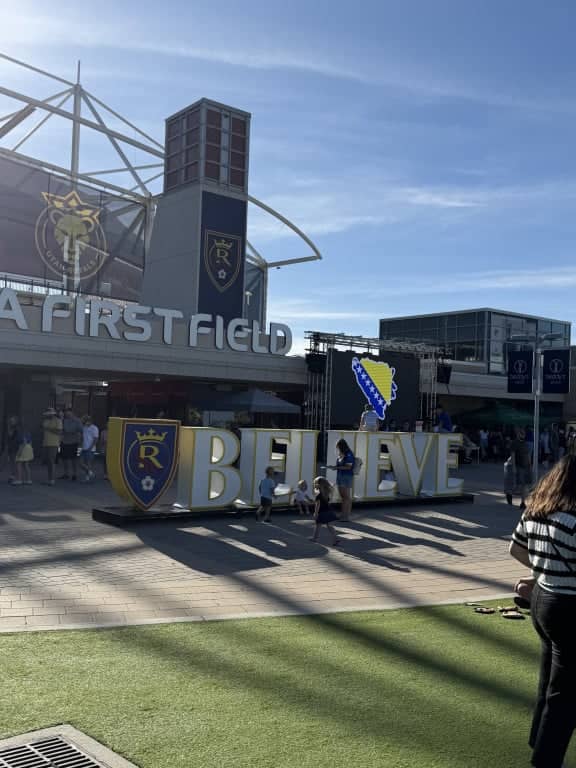 Ispred trening centra BiH, foto: Saša Ibrulj Ispred trening centra BiH, foto: Saša Ibrulj