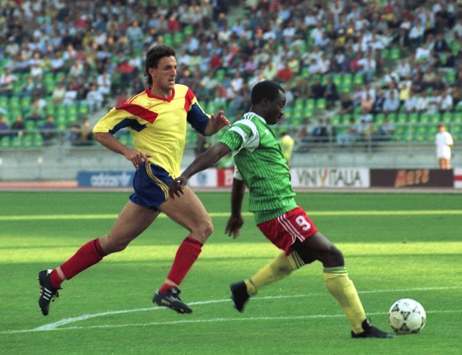 Roger Milla na SP 1990. godine, foto: Guliver/AP Photo/Giulio Broglio Roger Milla na SP 1990. godine, foto: Guliver/AP Photo/Giulio Broglio