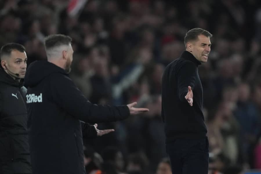 Rasprava trenera Midlzbroa Kima Helberga (lijevo) i trenera Sautemptona Tonde Ekerta (desno) tokom druge utakmice polufinala(Guliver/xSeanxRyanx) eckert; hellberg; southampton; Middlesbrough