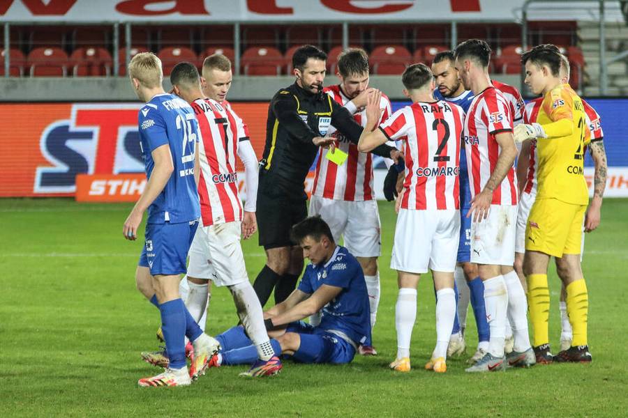 Guliver/xKonradxSwieradx