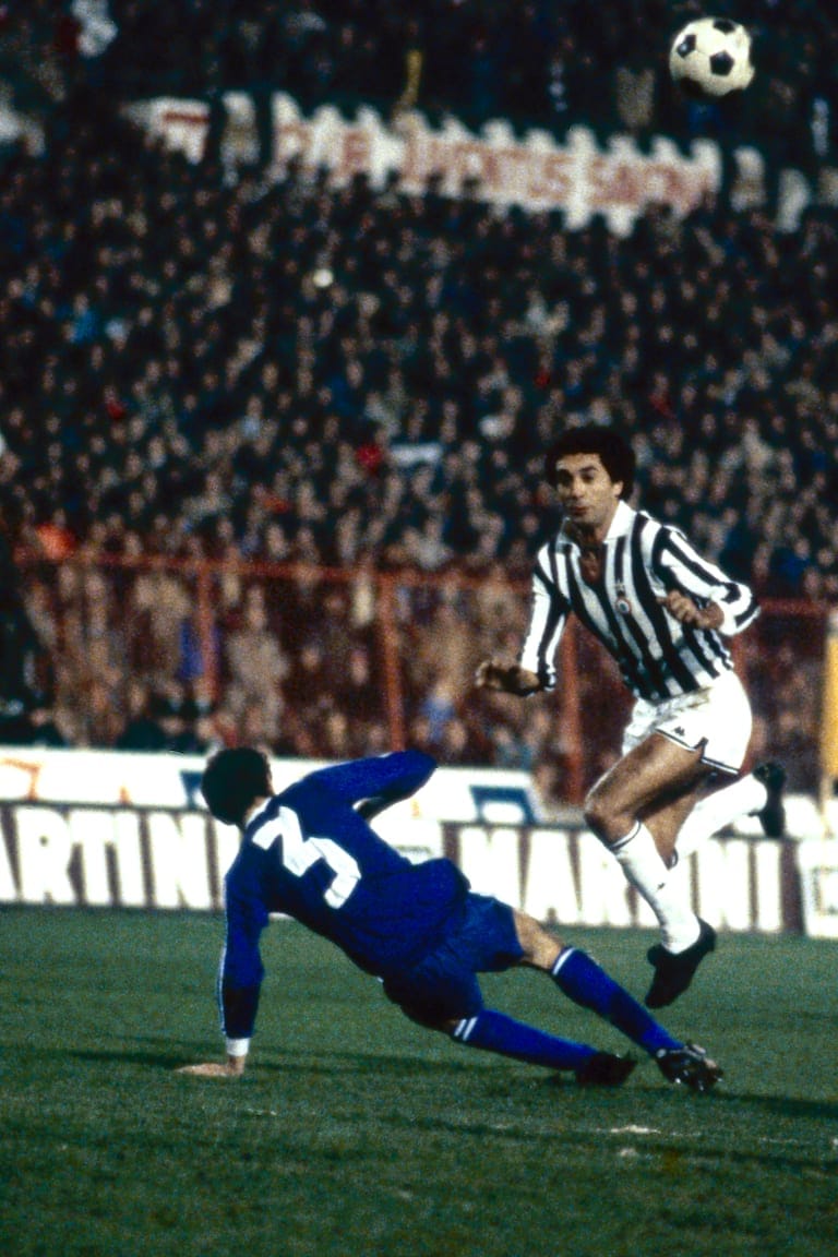 Juventus - Rijeka 2:0, 19.03.1980, duel Gentilea i Hrstića, foto: Facebook: Istorija ex yu fudbala